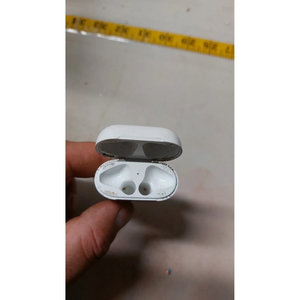 Apple AirPods  No Tested